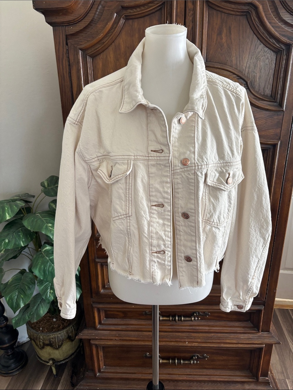 Wild Fable cream cropped denim jacket - Picture 2 of 13